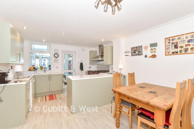 2, Bembridge Crescent, Southsea photo 3
