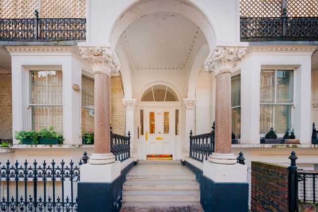 224,Flat 3, Old Brompton Road, London photo 4