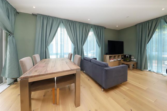 9 Foster House, Hornchurch Road, Uxbridge photo 4