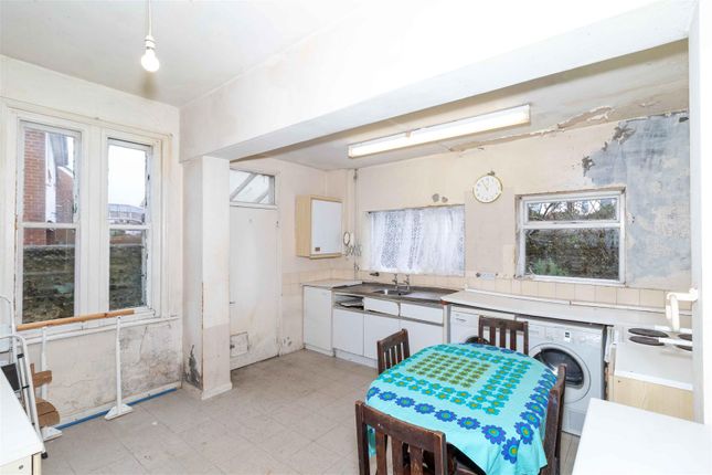 194, Tarring Road, Worthing photo 2