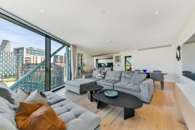 Thumbnail Flat to rent in Riverlight Quay, Nine Elms, London