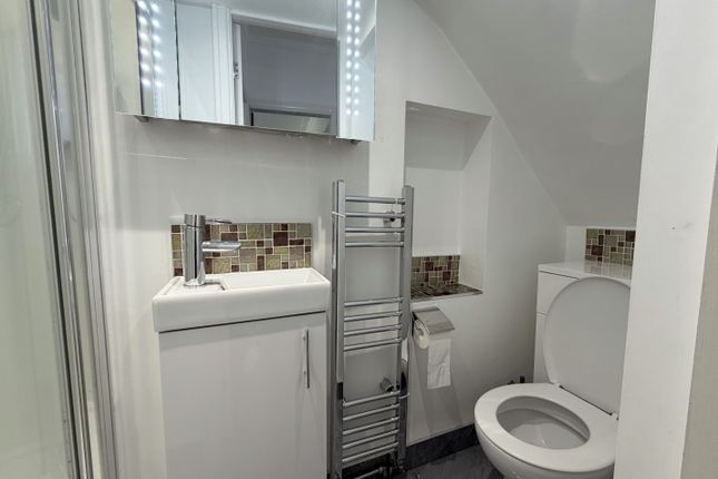 Room 1, 22, Caxton Road, Manchester photo 5