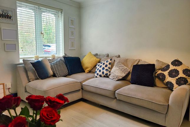 25, Roseleigh Drive, Southampton photo 4