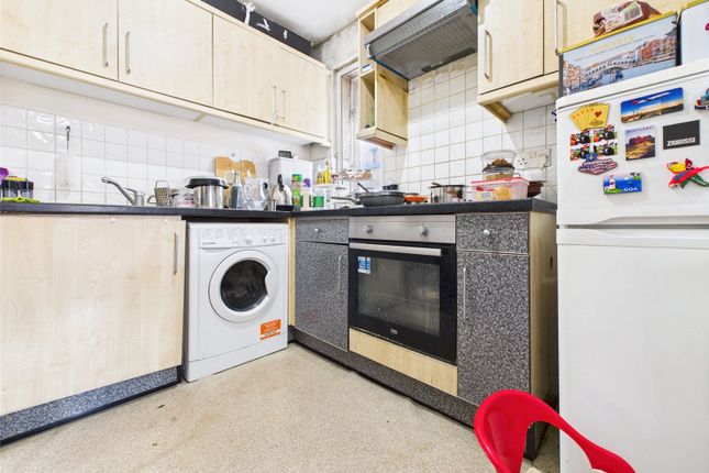 Flat 20 Juniper Court,, Grove Road, Hounslow photo 3