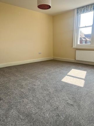 Flat 2, St. Dunstans Pharmacy, High Street, Mayfield photo 5