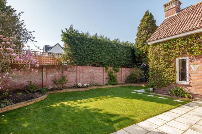Detached house for sale in Thatcham Gardens, London