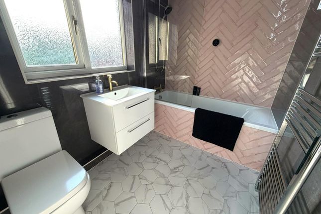 12, Orchard Drive, Neston photo 3