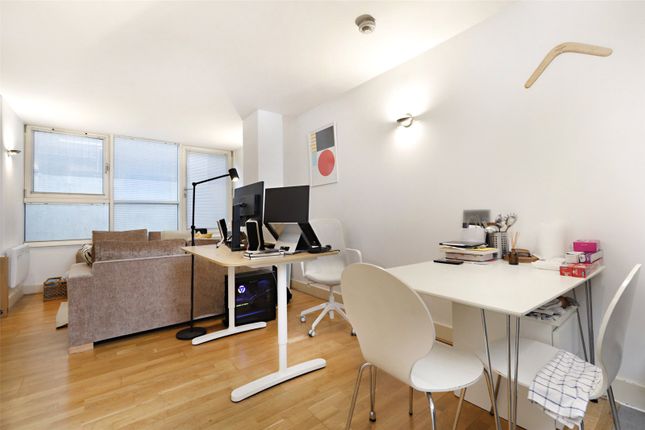 Thumbnail Flat for sale in Artichoke Hill, London