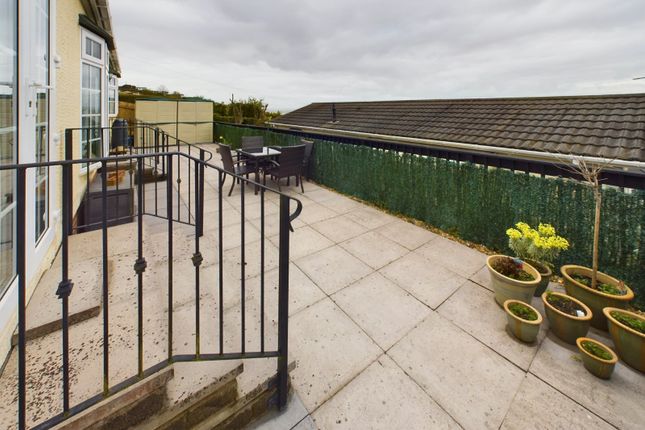 Mobile/park home for sale in Two Acres Park, Walton Bay, Clevedon, North Somerset
