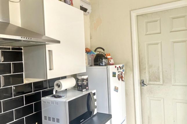 00, Weatherill Street, Goole photo 2