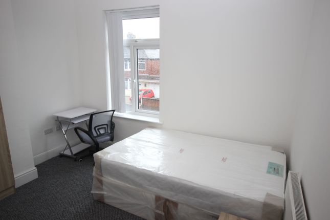 Property to rent in Victoria Road, Stoke-On-Trent, Staffordshire