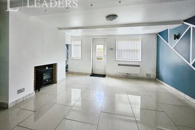 Flat 1, Sharpthorne House,, Top Road, East Grinstead photo 3