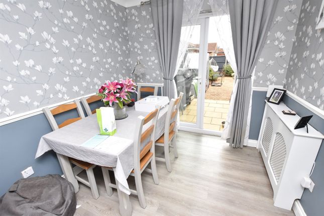 9, Elmgarth, Sleaford photo 3