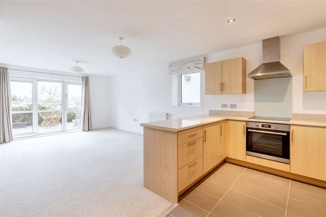 Thumbnail Flat for sale in Park Way, Newbury, Berkshire