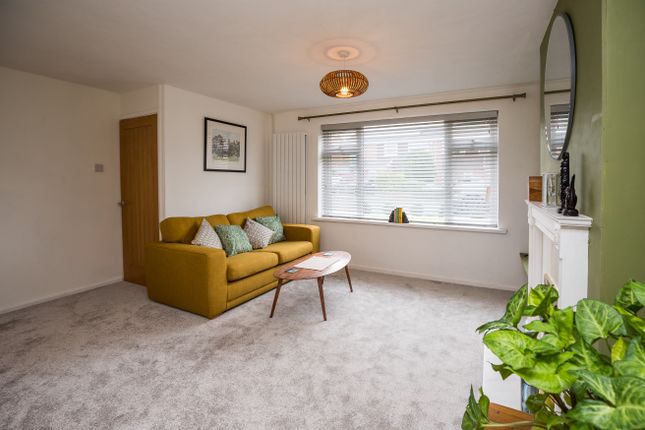 15, Simpsons Way, Chester photo 3