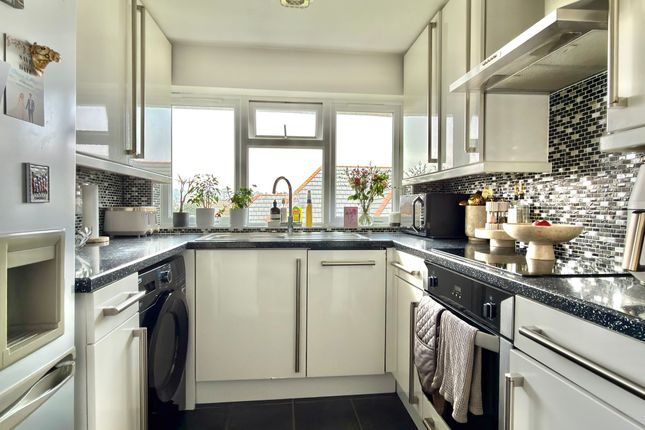 Flat 2, Walton Grange Renda Road, Southampton photo 3