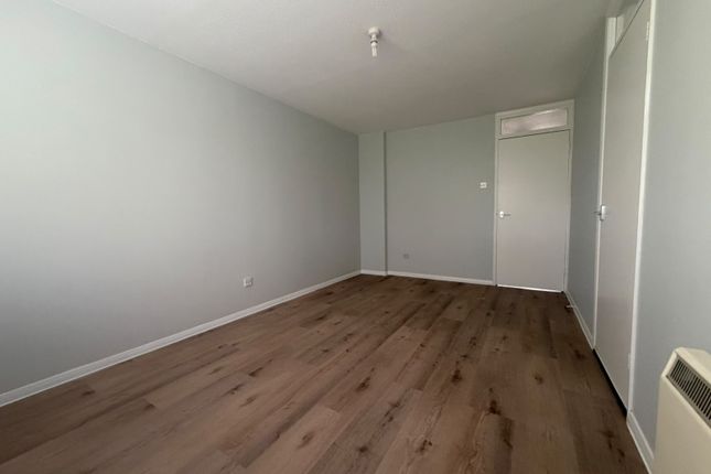 FLAT 45, WILLOUGHBY MEWS, 38 WILLOUGHBY LANE, LONDON photo 4