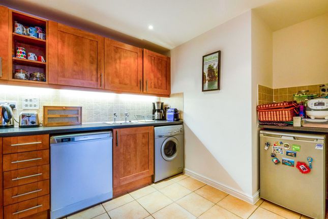 Flat for sale in Singapore Road, Ealing