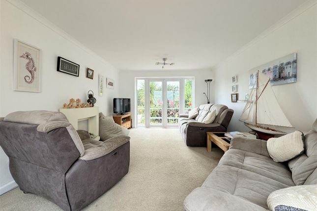 14, Chyverton Close, Newquay photo 2