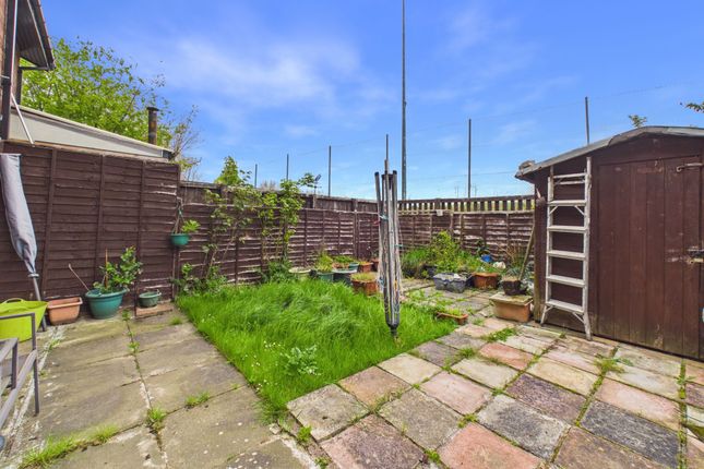 77 West Crescent, Gateshead photo 4