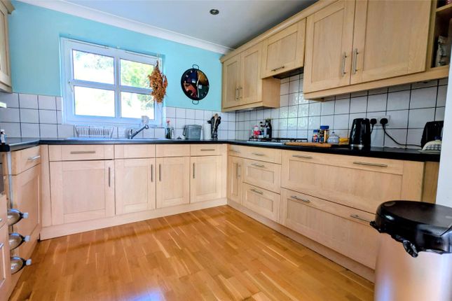 27, Kensington Gardens, Pembrokeshire photo 2
