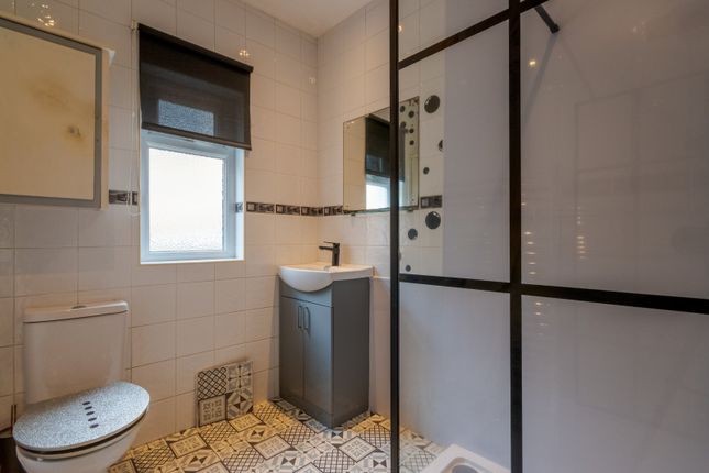8, Aireville Mount, Keighley photo 3