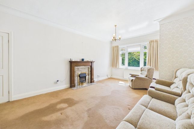 17, Priestthorpe Lane, Bingley photo 4