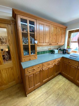 17, Oliver Jones Crescent, Tredegar photo 5