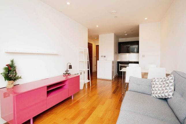 53, Hayes Apartments, Caerdydd photo 2