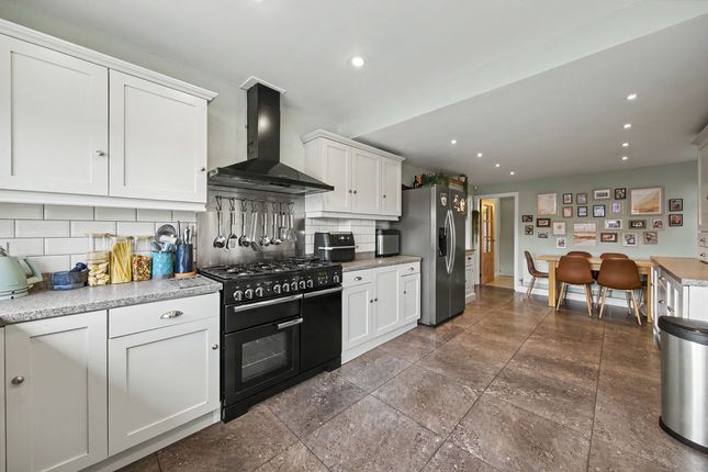 75, Storforth Lane, Chesterfield photo 2