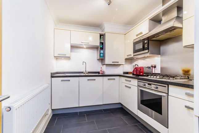 23 Ashton Court, 135, Croydon Road, Surrey photo 3