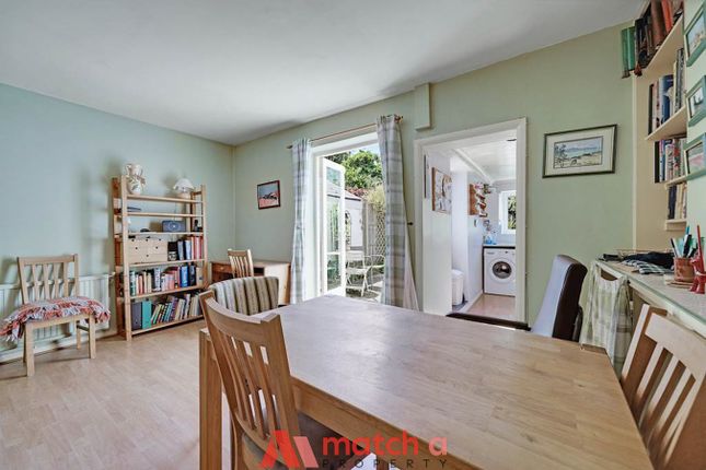 20, Thornbury Road, Isleworth photo 2