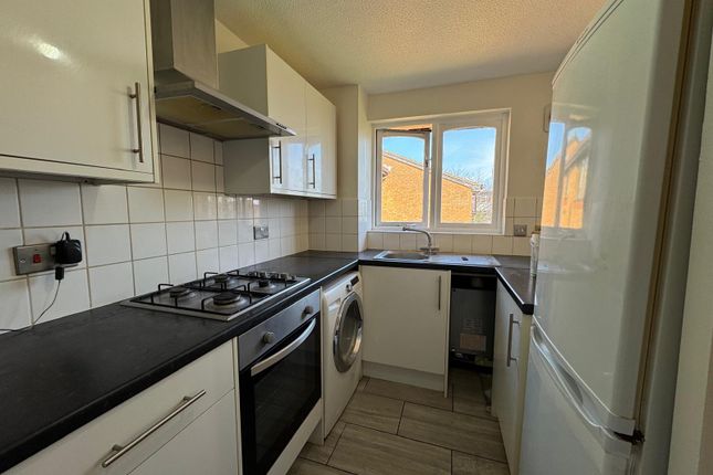 40, Pempath Place, Wembley photo 2