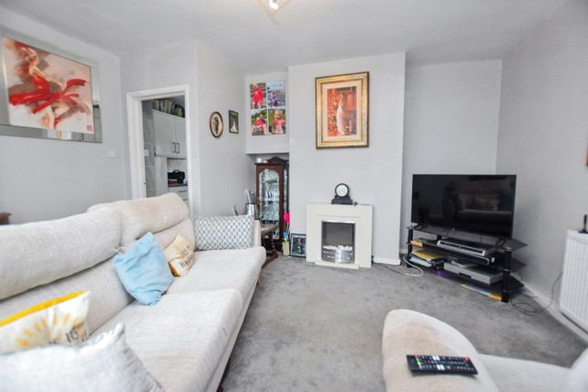 70, Hendal Lane, West Yorkshire photo 2