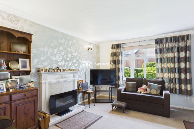2-bed house on 18 Cherchefelle Mews, Green Lane, Stanmore, £150,000