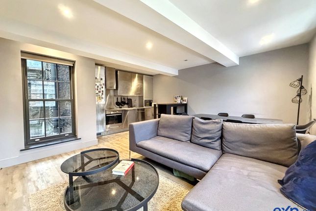 1-bed flat on 66,Flat 2, Whitechapel High Street, London, £2,600/mo