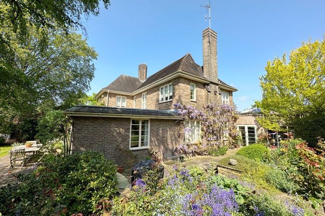 Detached house for sale in Belton Lane, Grantham