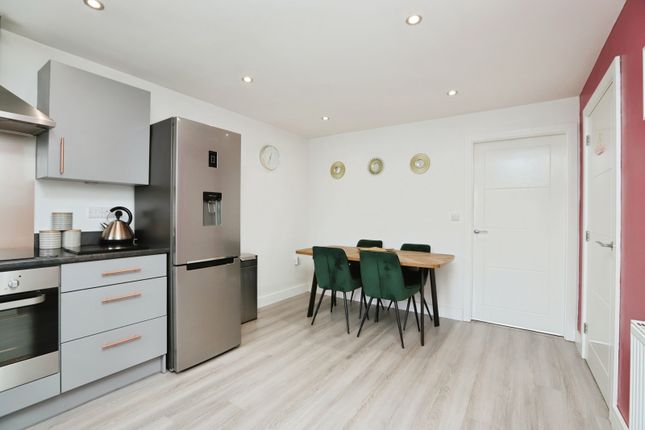 36, Thorpe Gardens, South Yorkshire photo 2