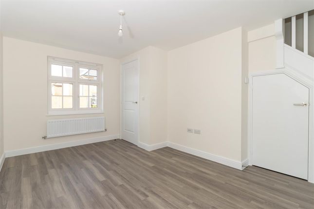 23, Fennel Drive, Chichester photo 3