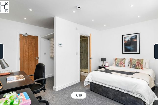 A Bright And Spacious Large Double Bedroom Featuri...