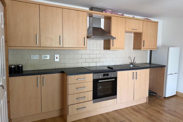 Flat 3, 2, Glantawe Street, Swansea photo 2