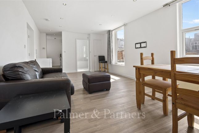 Flat 4, 9, Colne Road, Essex photo 3