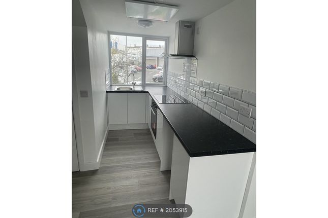 Studio to rent in Fore Street, Newquay
