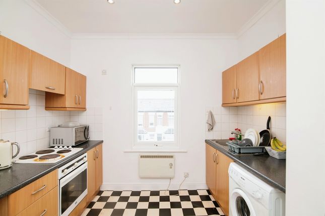 Flat for sale in Park Road, Bearwood, Smethwick