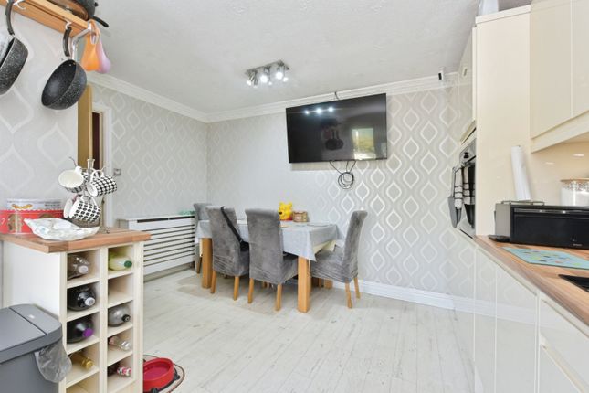 15, Calner Croft, Sheffield photo 4