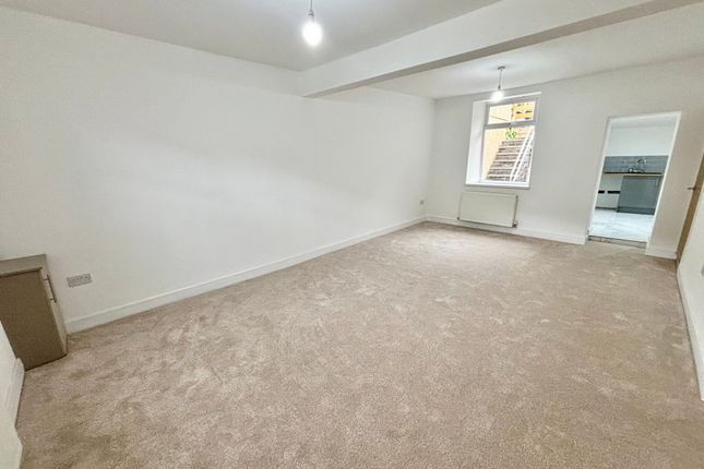 118 Penrhiwceiber Road, Mountain Ash photo 2