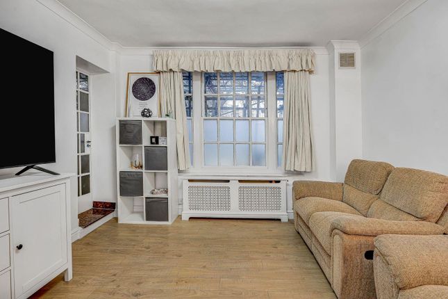 Flat 4, Russell House, Pimlico photo 2