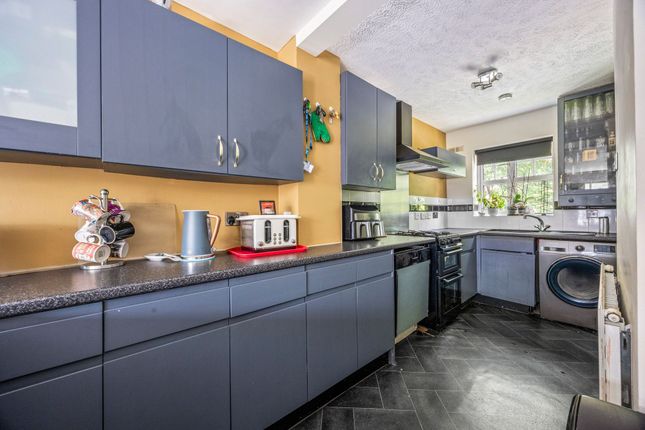 3 Wallis Way, Burgess Hill photo 4