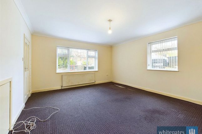 70, Lingwood Avenue, West Yorkshire photo 3