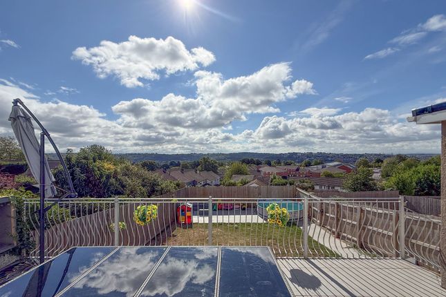 26 Larkfield Close, Newport photo 4